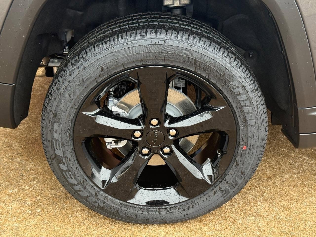 New 2025 Jeep Grand Cherokee Altitude image 5