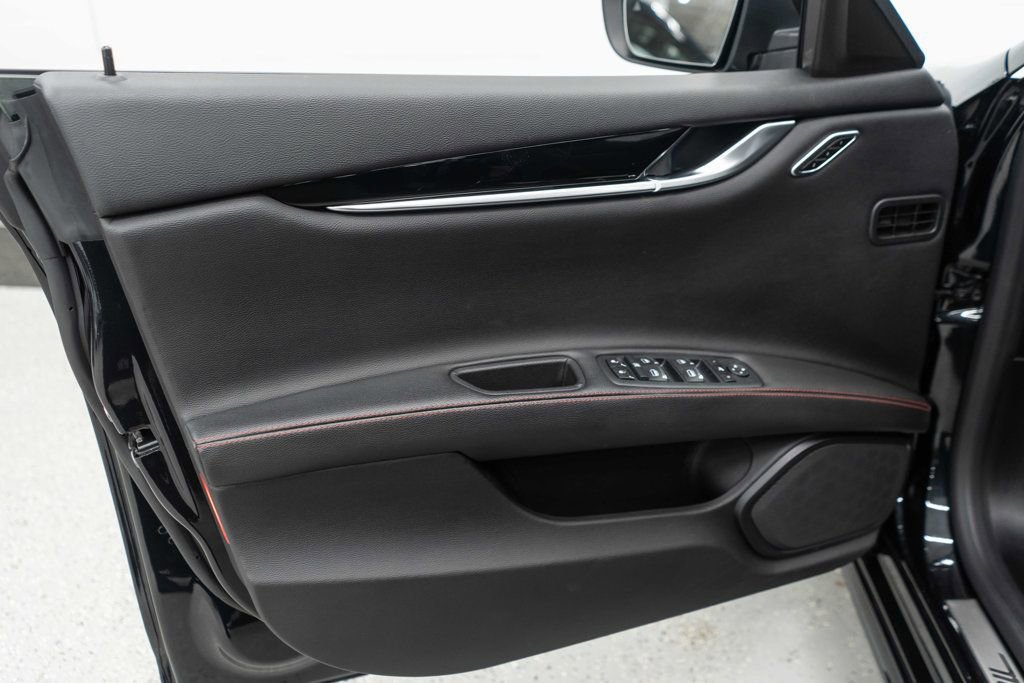 Used 2022 Maserati Ghibli Modena Q4 image 15