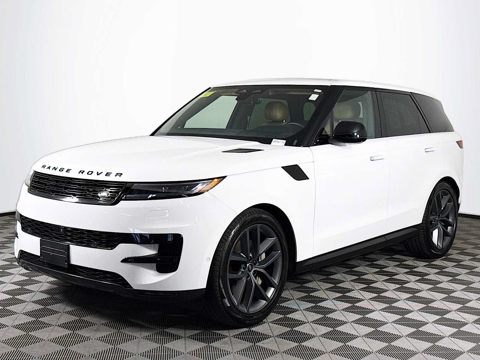 Used 2024 Land Rover Range Rover Sport SE AWD/4WD image 1