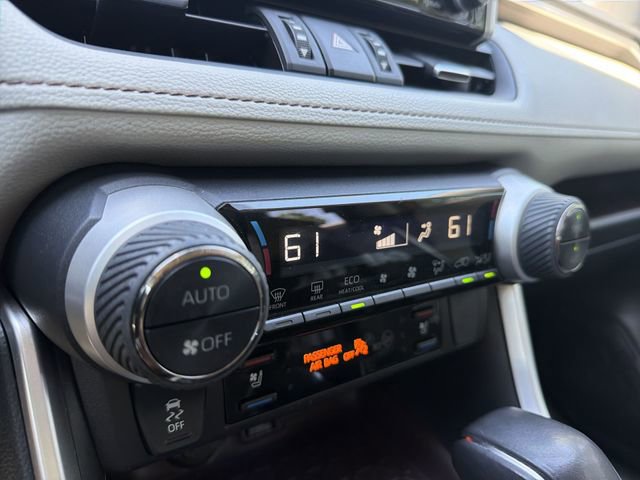 Used 2019 Toyota RAV4 Limited w/ Cold Weather Package FWD image 19