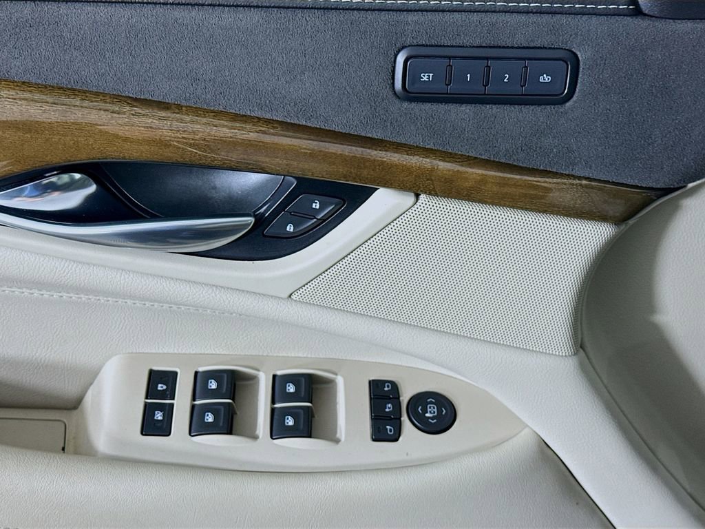 Used 2020 Cadillac Escalade Luxury image 23