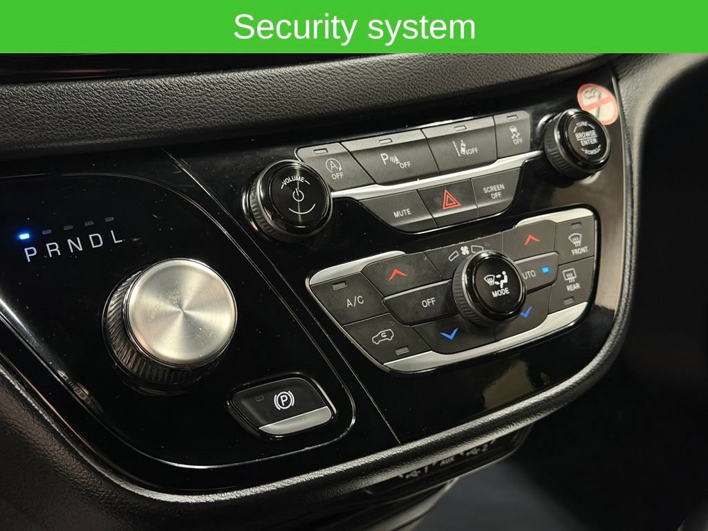 Used 2025 Chrysler Pacifica Select FWD image 28