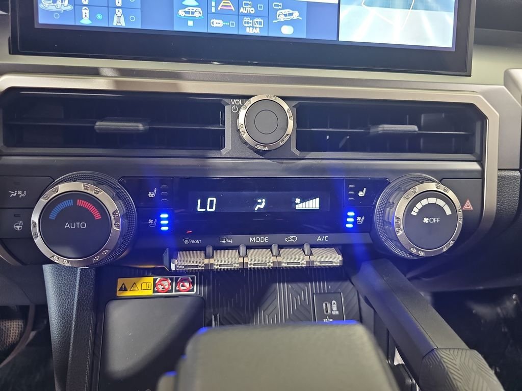 Used 2025 Toyota 4Runner TRD Off-Road Premium AWD/4WD image 26