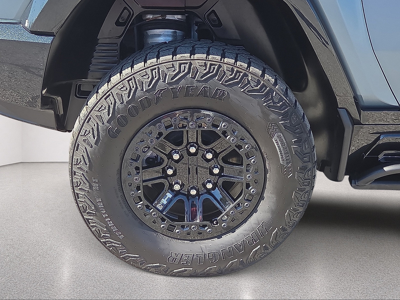 Used 2024 GMC Hummer EV 3X w/ Omega Edition AWD/4WD image 17