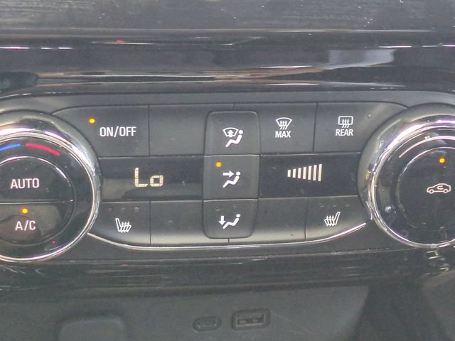Used 2025 Chevrolet Trax RS w/ Driver Confidence Package FWD image 25