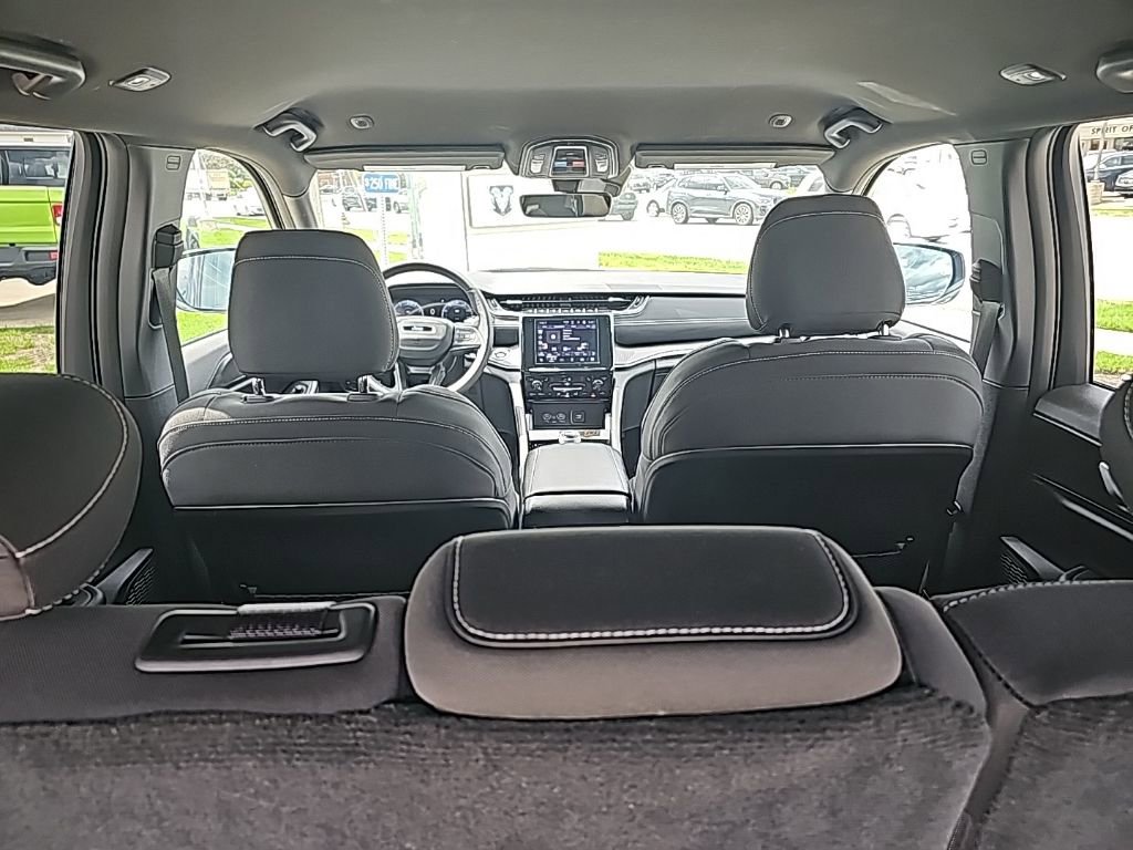 Certified 2025 Jeep Grand Cherokee Laredo w/ Luxury Tech Group I AWD/4WD image 20