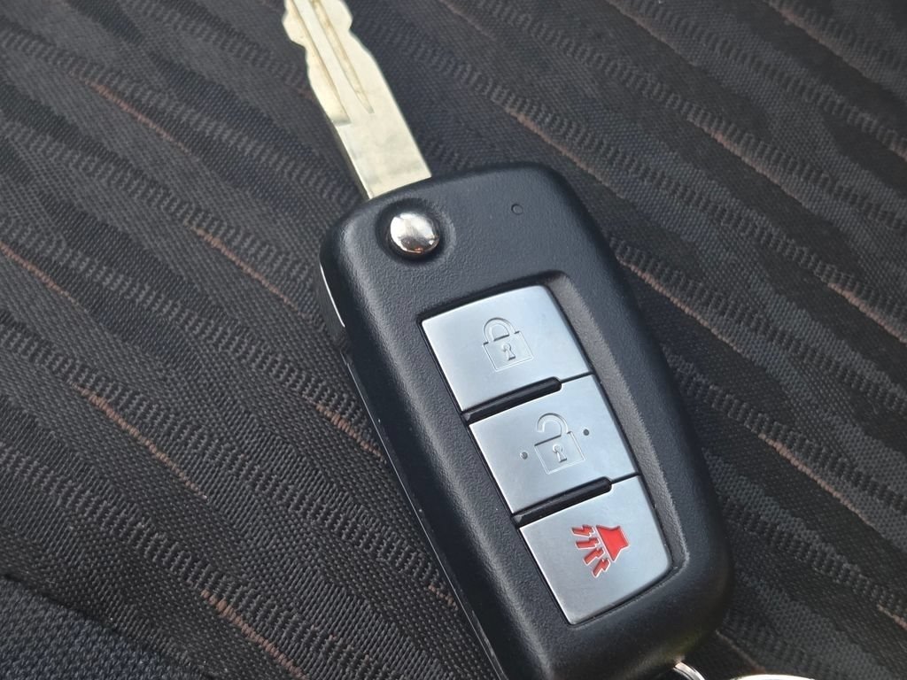 Used 2020 Nissan Rogue S AWD/4WD image 33