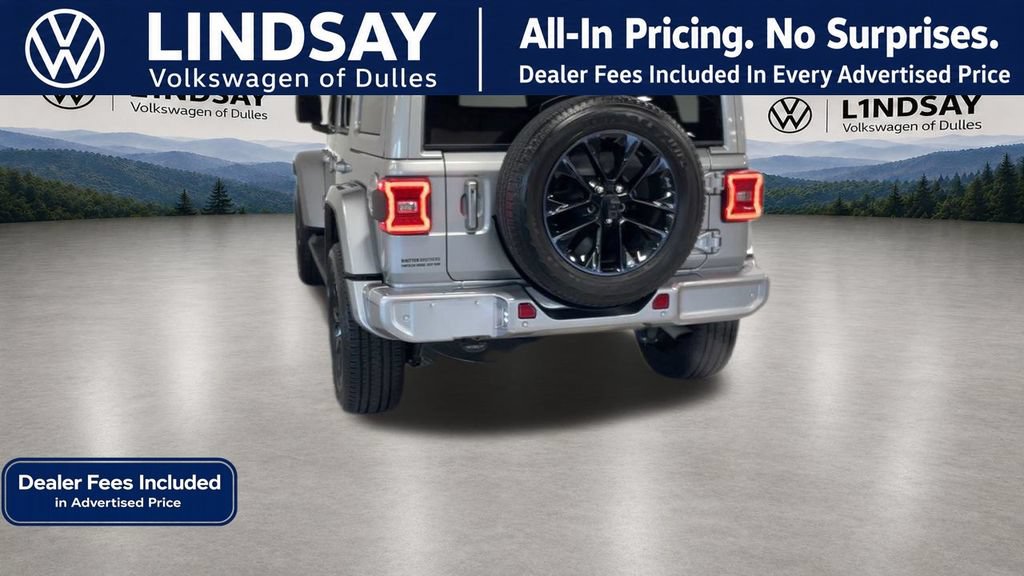 Used 2021 Jeep Wrangler Unlimited Sahara AWD/4WD image 9