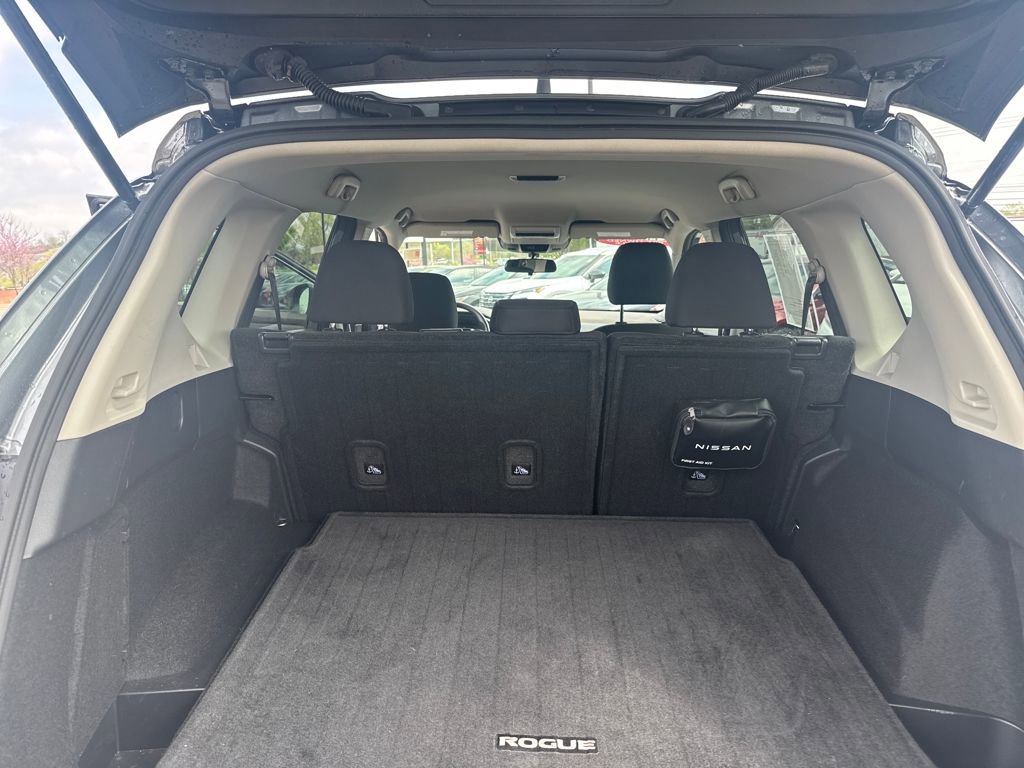 Used 2023 Nissan Rogue S image 21