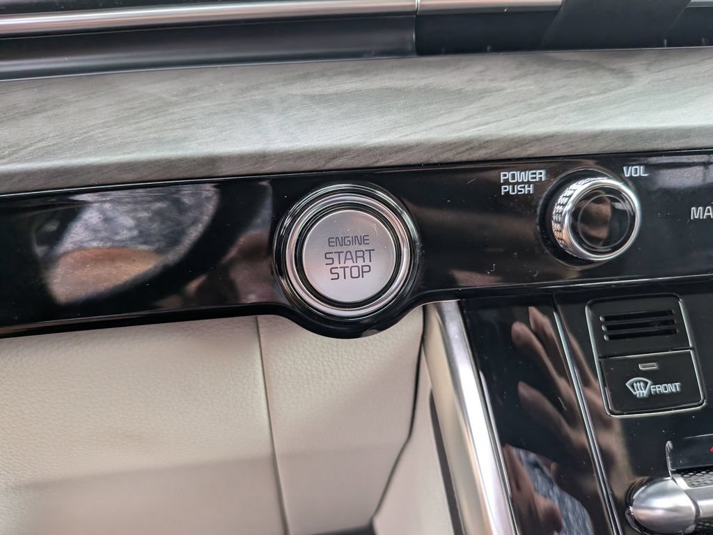 Used 2024 Kia Carnival EX FWD image 26