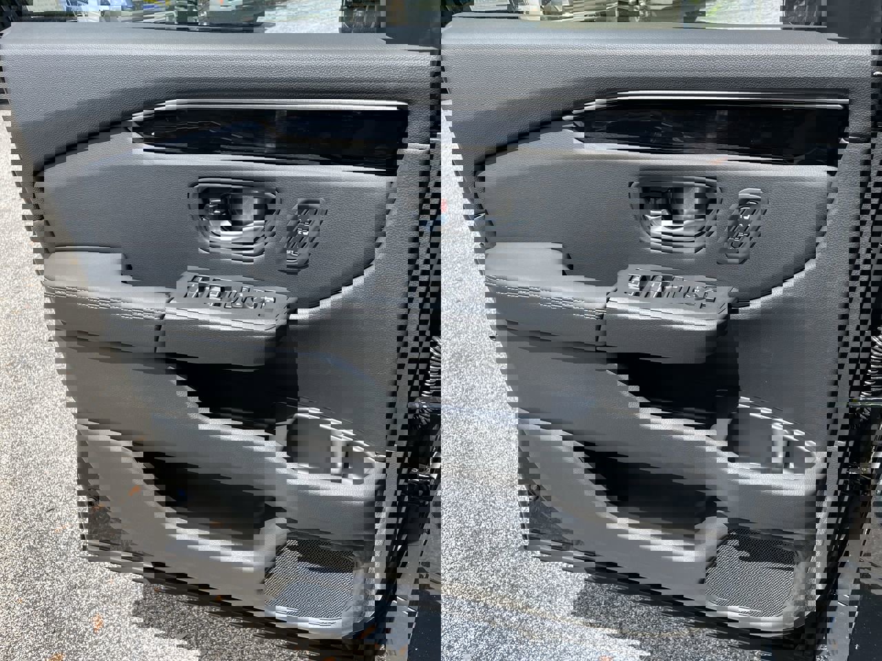 New 2025 Honda Pilot Touring image 17