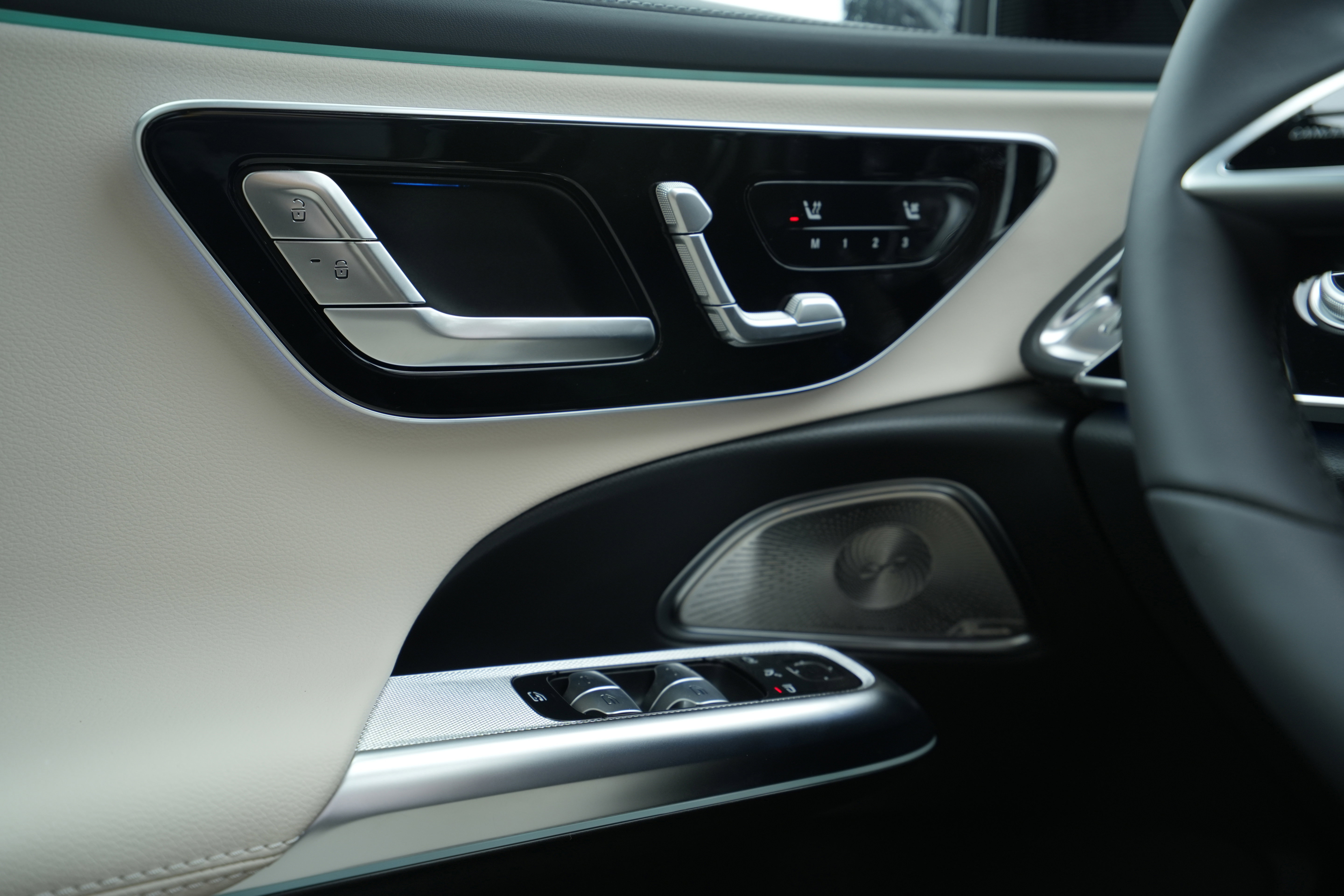 New 2026 Mercedes-Benz E 350 4MATIC Sedan image 39