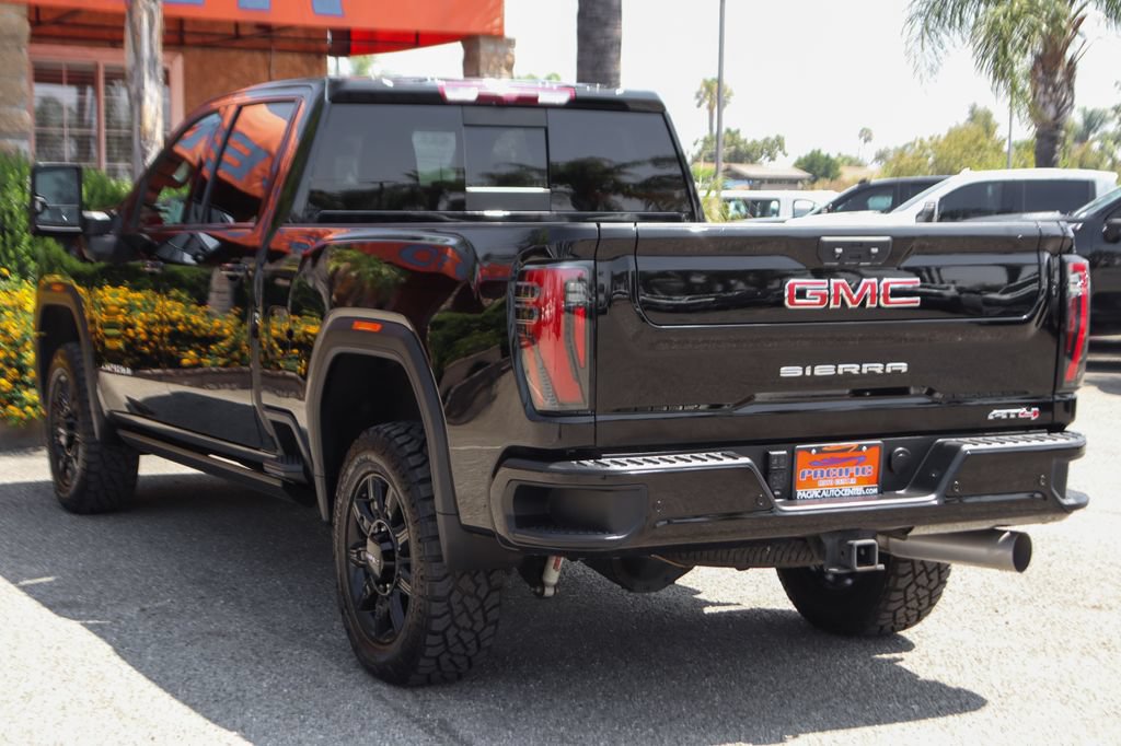 Used 2024 GMC Sierra 2500 AT4 w/ AT4 Preferred Package AWD/4WD image 7