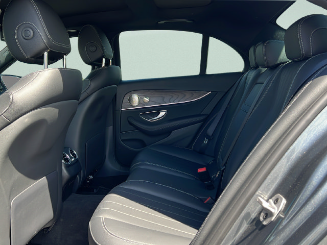 Used 2023 Mercedes-Benz E 350 4MATIC Sedan image 12