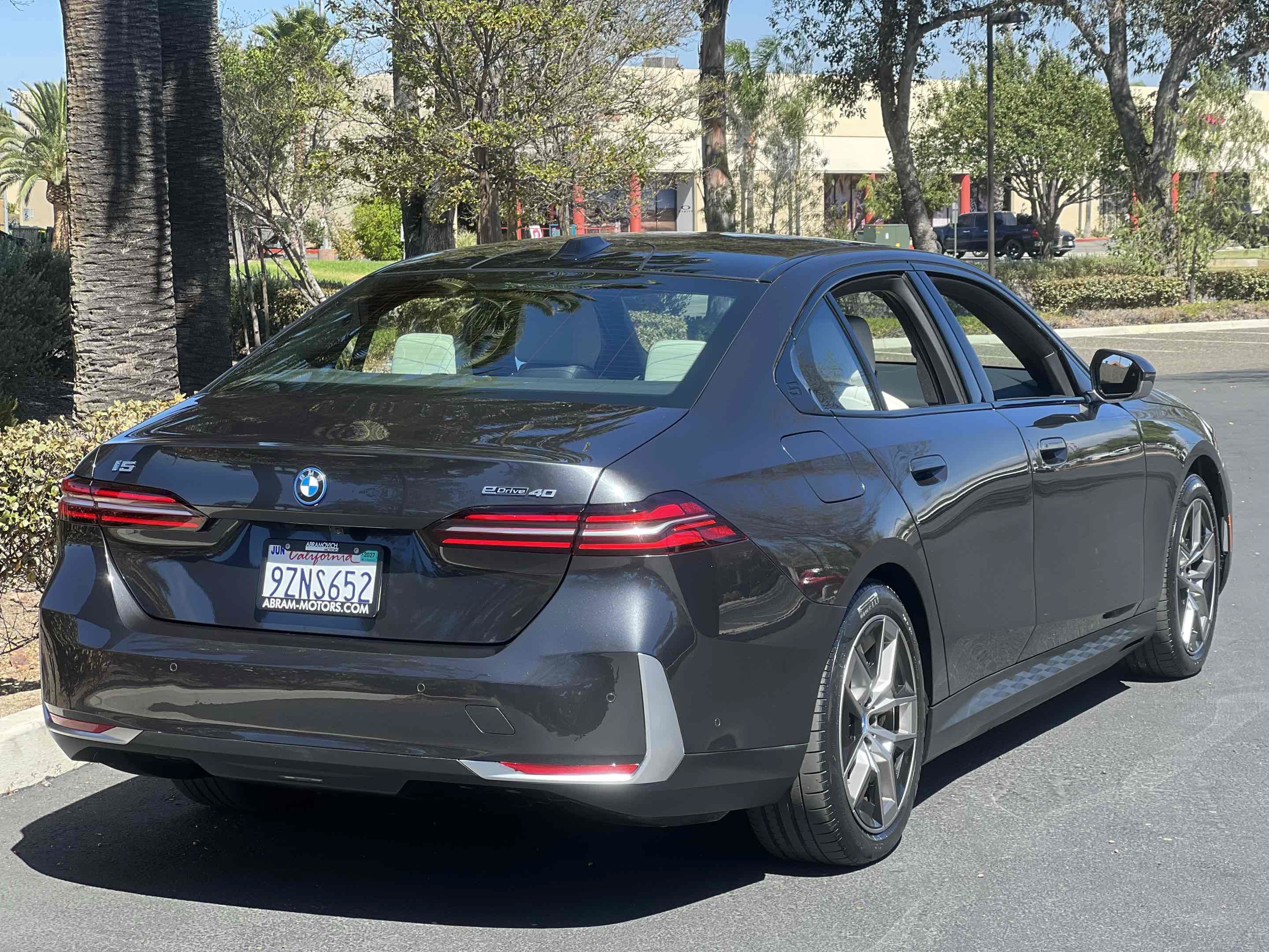 Used 2024 BMW i5 eDrive40i RWD image 17