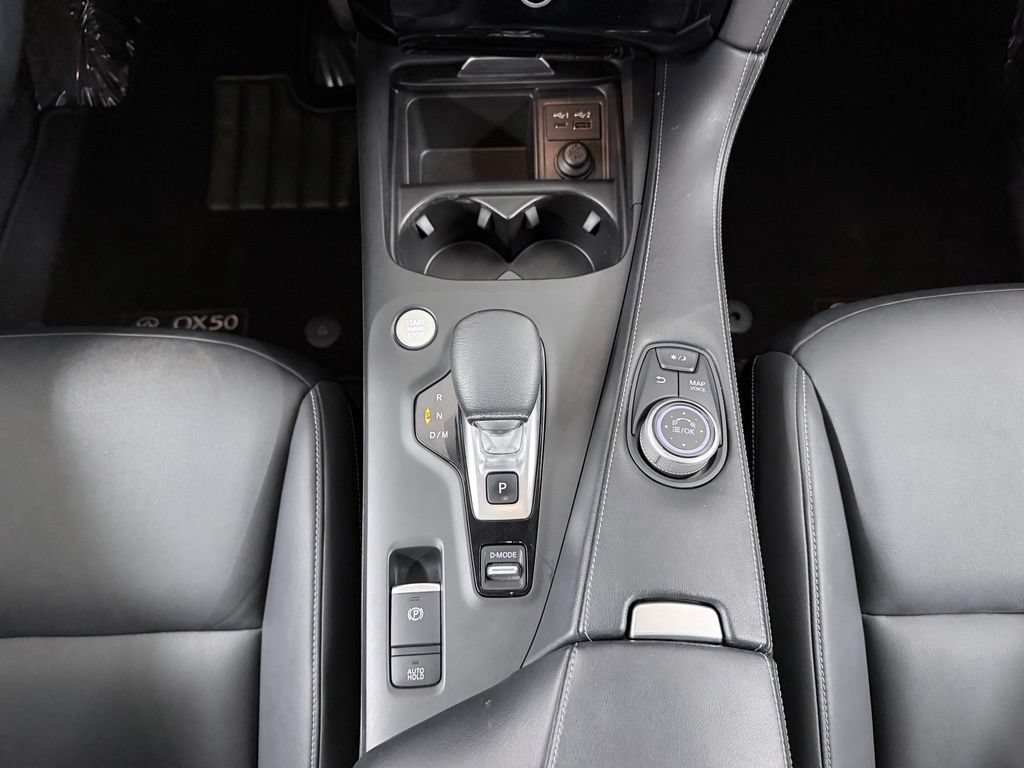 Certified 2020 INFINITI QX50 Luxe w/ Navigation Package FWD image 24