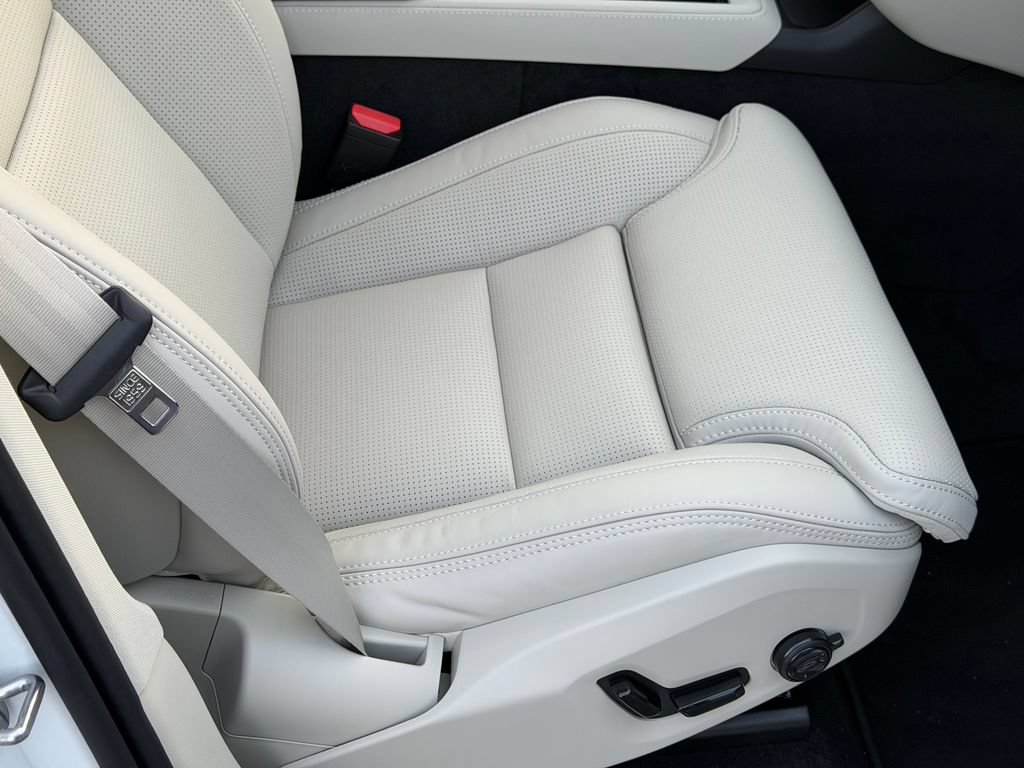 New 2026 Volvo XC90 T8 Ultra AWD/4WD image 8