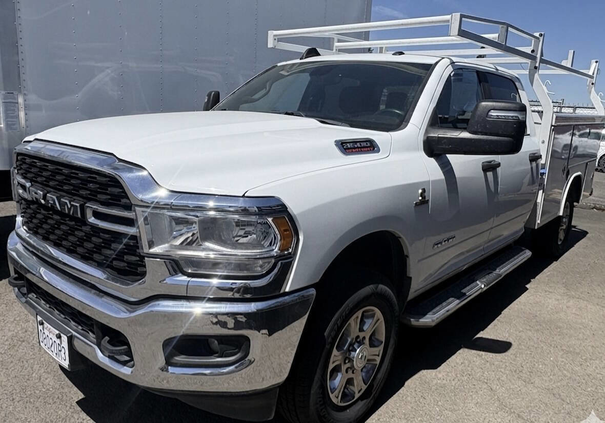 Used 2023 RAM 3500 Big Horn w/ Level 1 Equipment Group AWD/4WD image 1