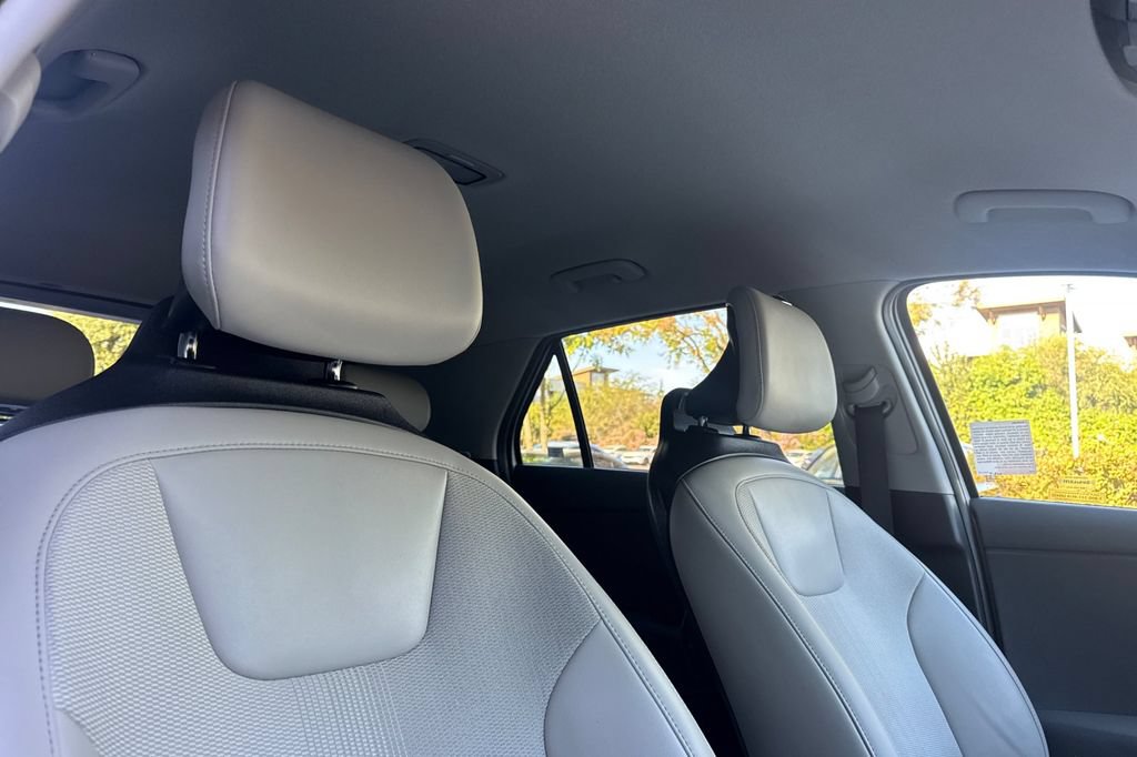 Used 2025 Kia Niro EX FWD image 18