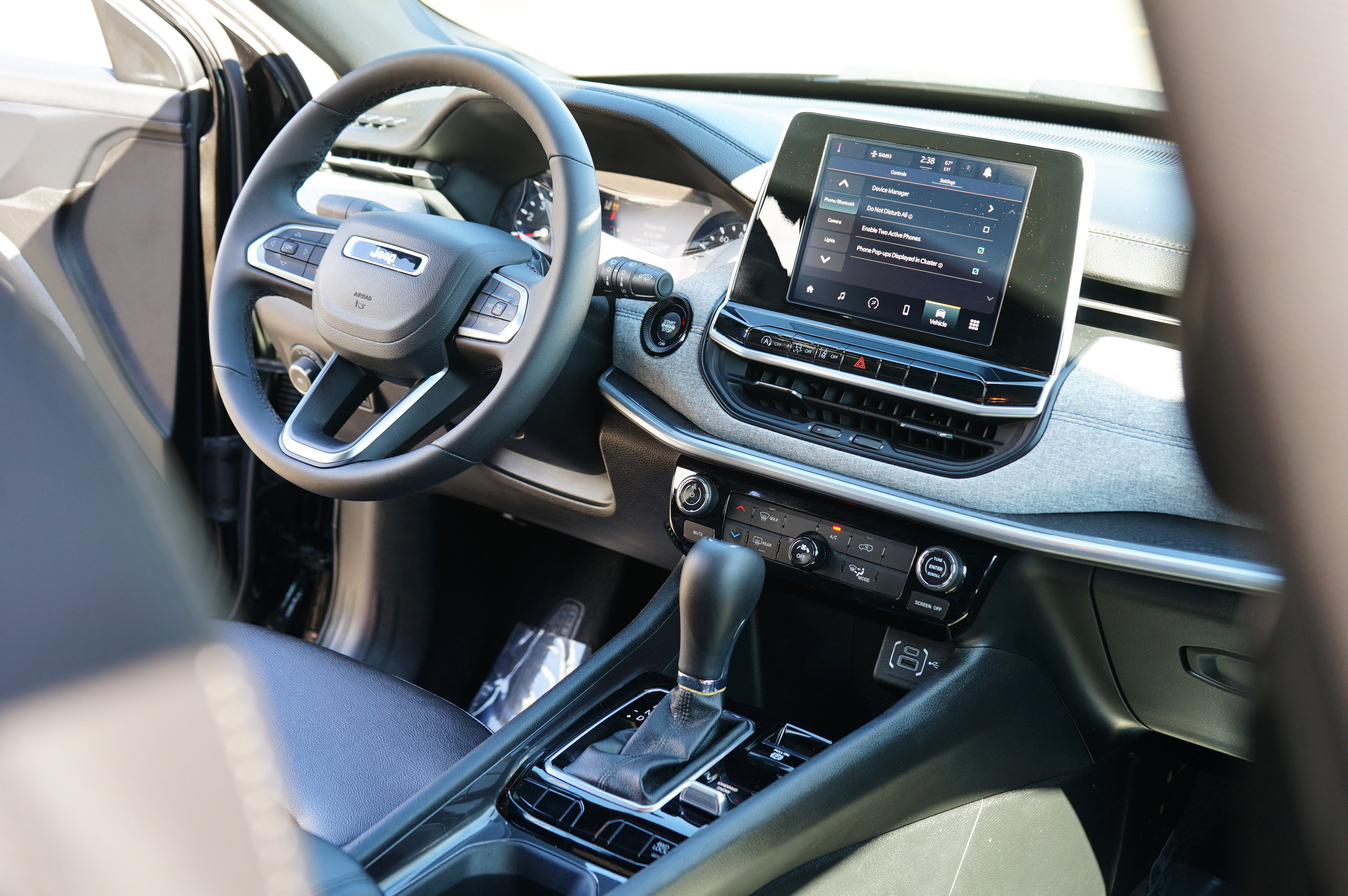 Used 2025 Jeep Compass Latitude image 20