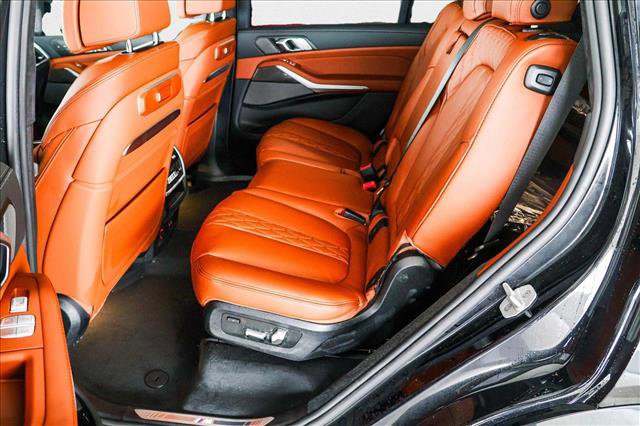 Used 2025 BMW X7 M60i w/ Executive Package image 20