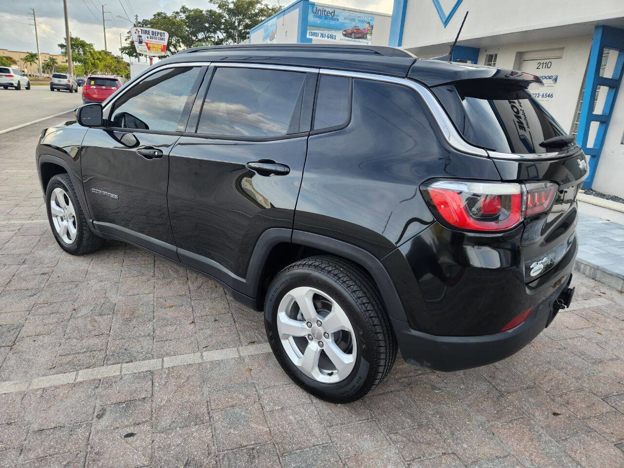 Used 2019 Jeep Compass Latitude w/ Popular Equipment Group AWD/4WD image 7