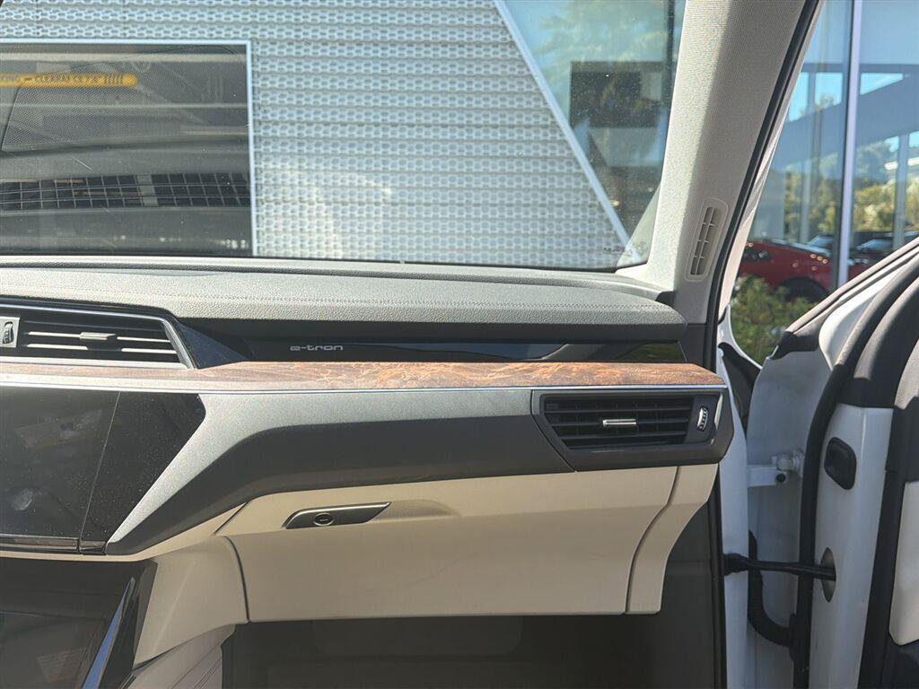 Used 2019 Audi e-tron Premium Plus AWD/4WD image 11