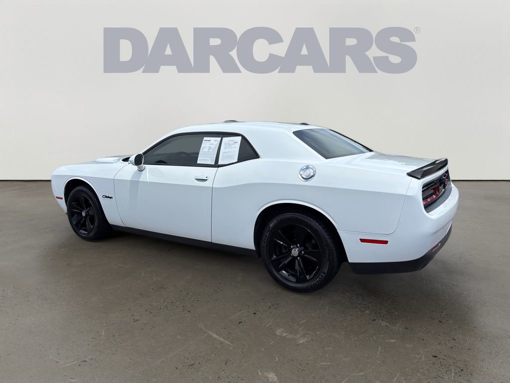 Used 2017 Dodge Challenger SXT RWD image 5