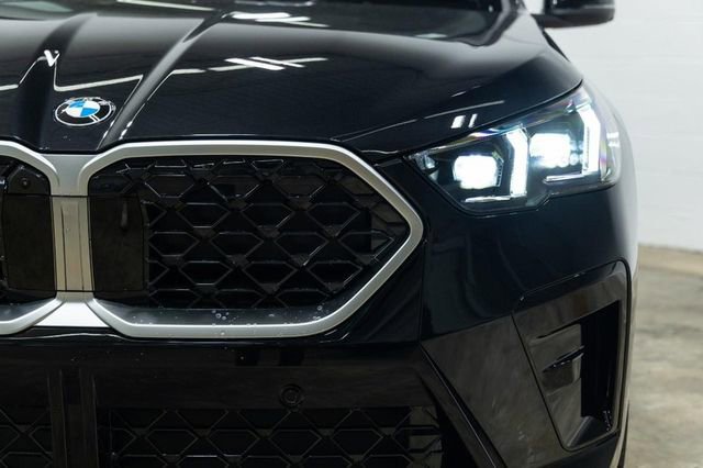 Certified 2025 BMW X2 xDrive28i w/ Technology Package image 10