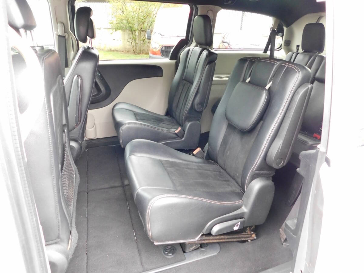 Used 2017 Dodge Grand Caravan SXT FWD image 7