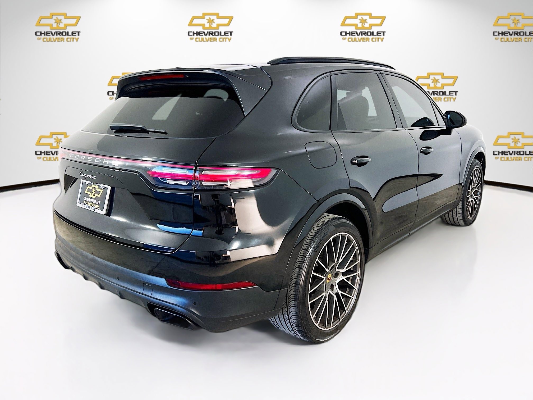 Used 2023 Porsche Cayenne Platinum Edition image 7