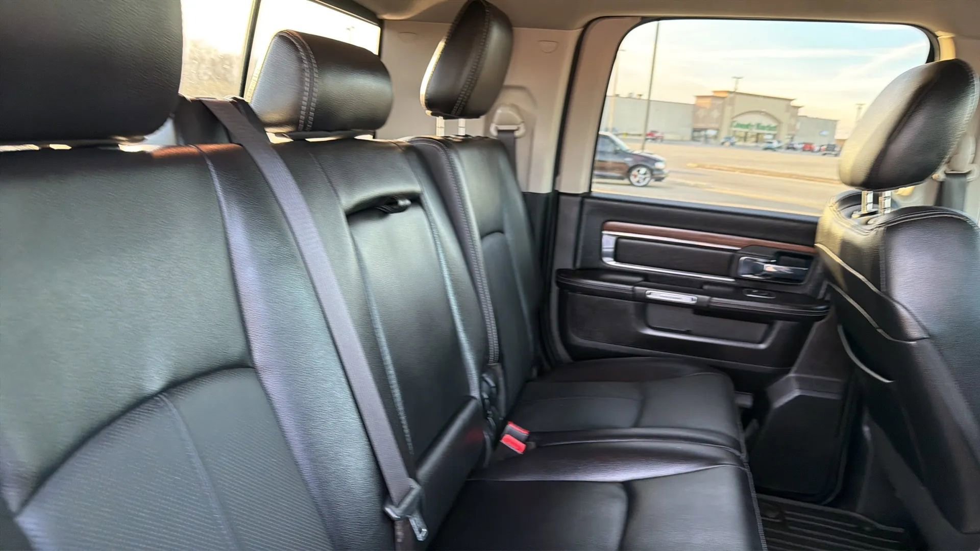 Used 2018 RAM 3500 Laramie image 61