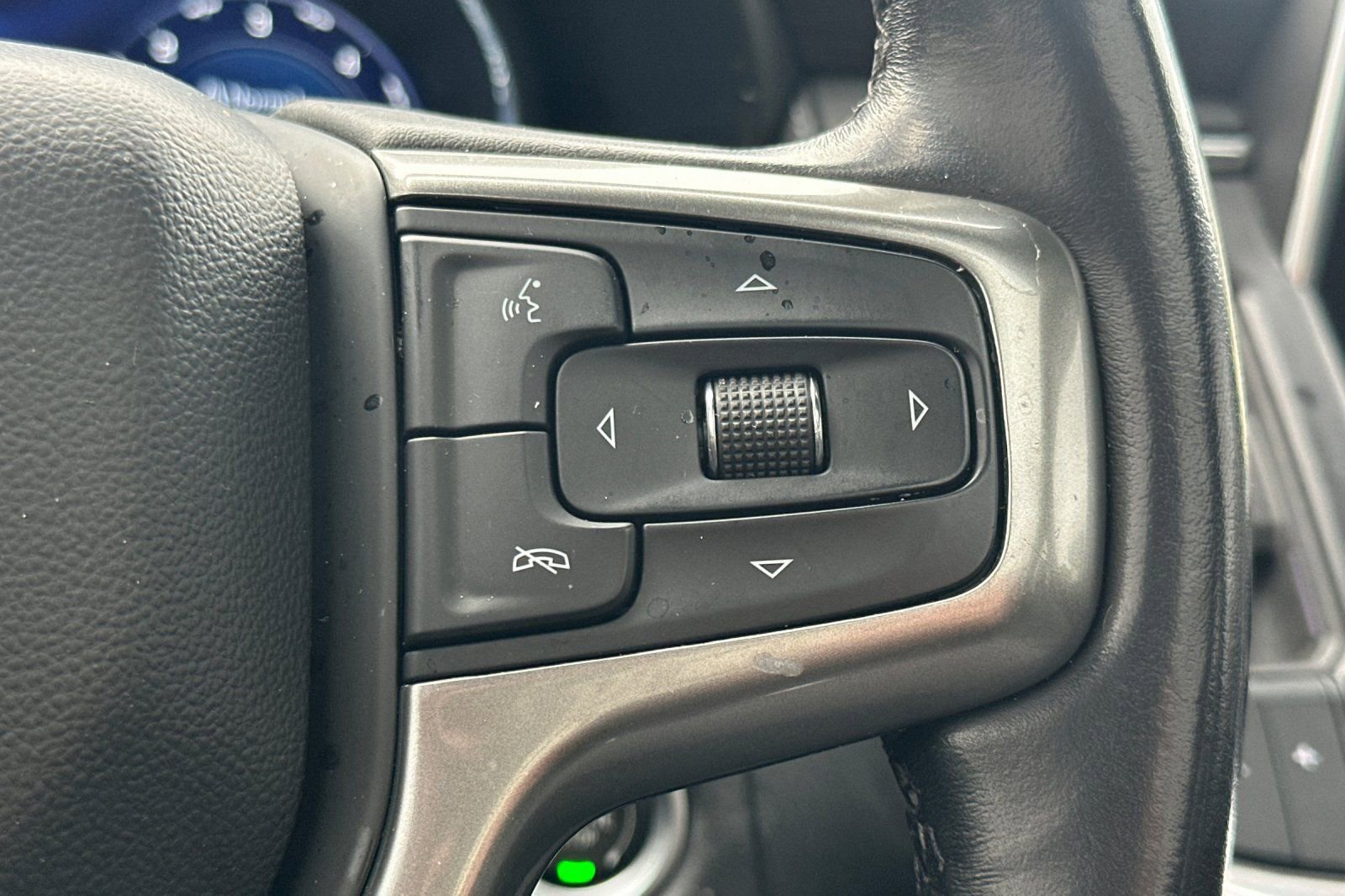 Used 2022 Chevrolet Tahoe Z71 w/ Luxury Package image 35