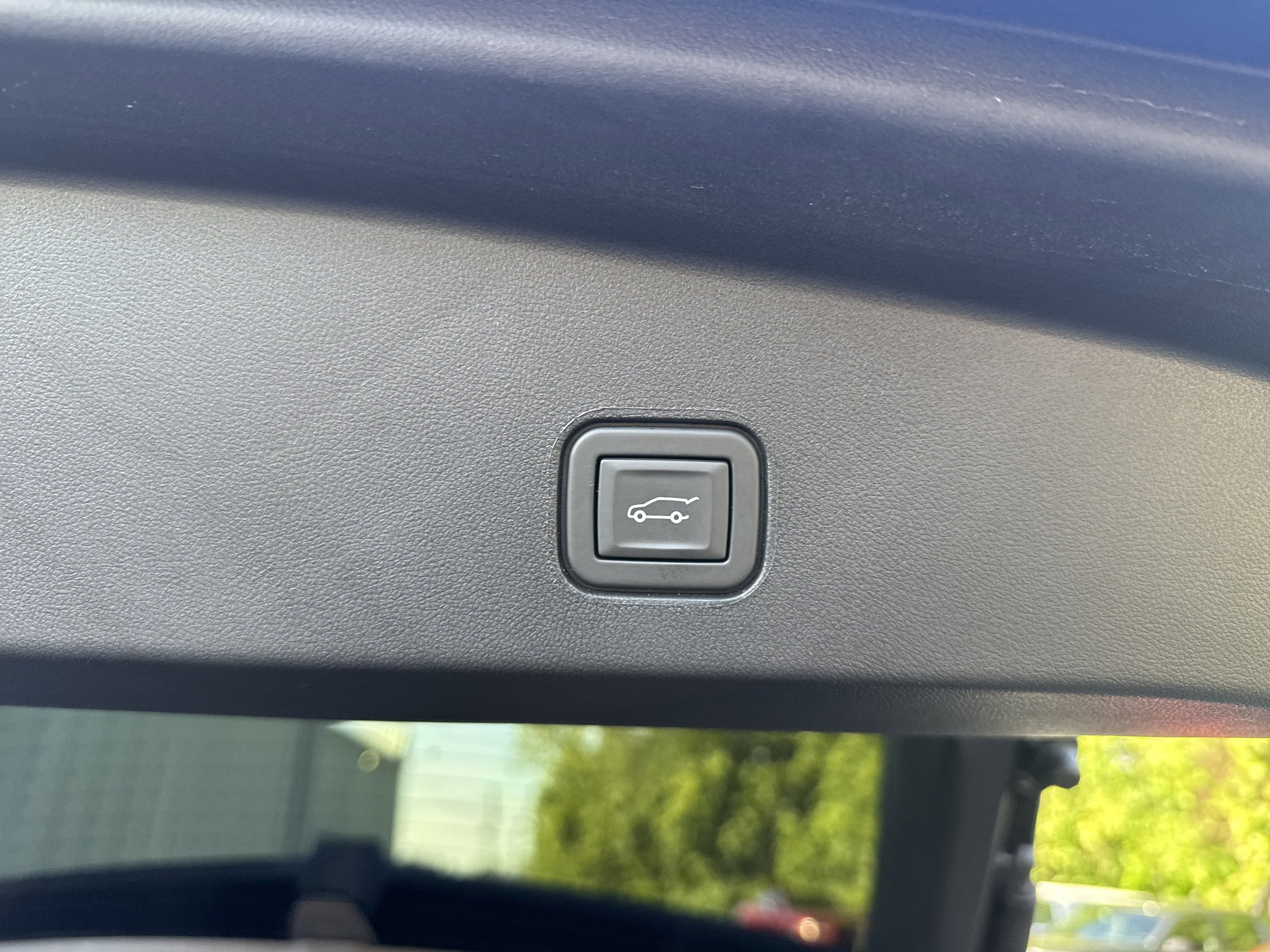Used 2024 Cadillac Lyriq Sport RWD image 10
