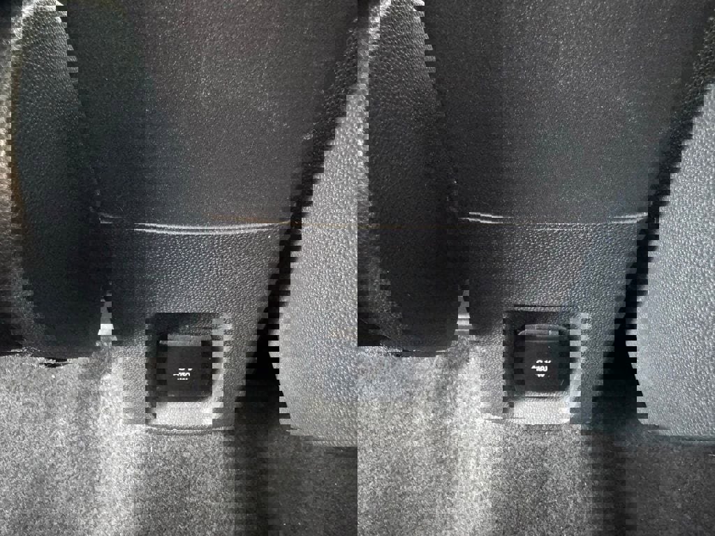 Used 2022 Ford EcoSport Titanium w/ Interior Protection Package image 13