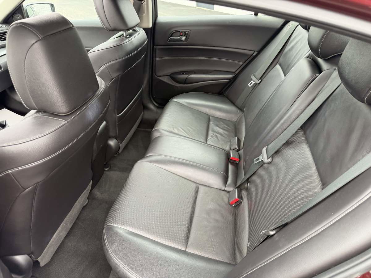Used 2013 Acura ILX w/ Premium Package FWD image 14