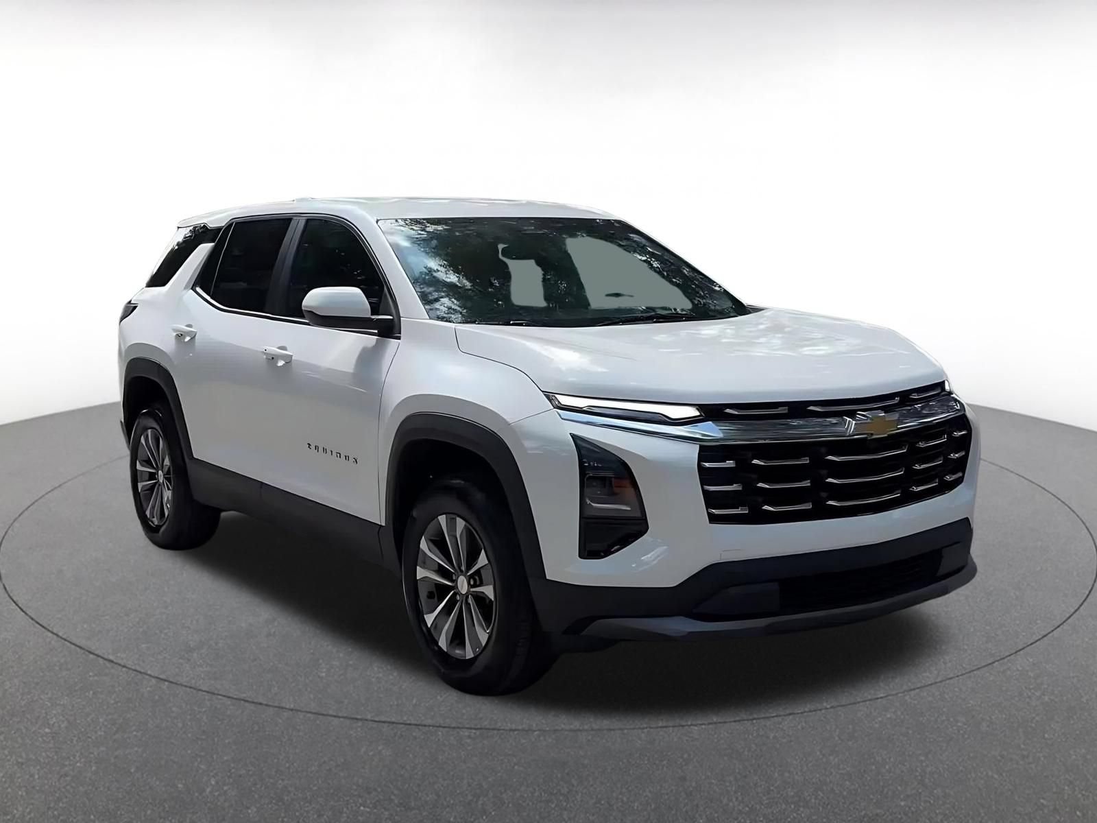 Used 2025 Chevrolet Equinox LT FWD image 3