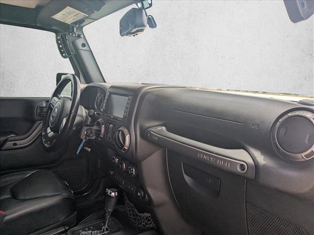 Used 2018 Jeep Wrangler Unlimited Sahara AWD/4WD image 16