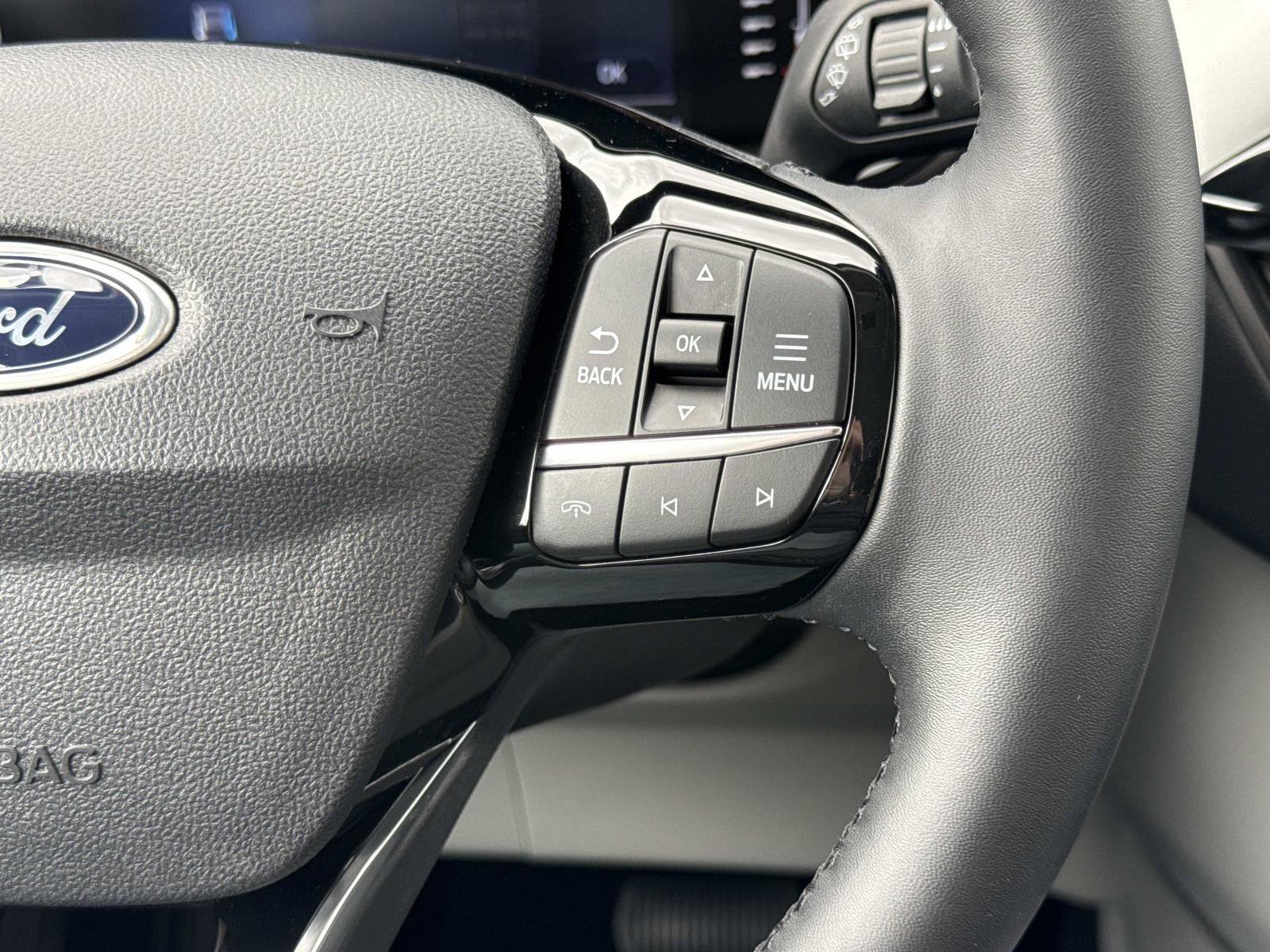 Used 2024 Ford Escape Active w/ Cold Weather Package FWD image 8