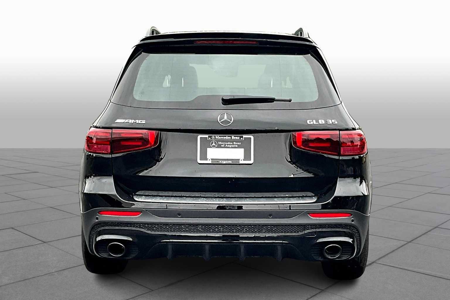 Used 2025 Mercedes-Benz GLB 35 AMG 4MATIC image 4