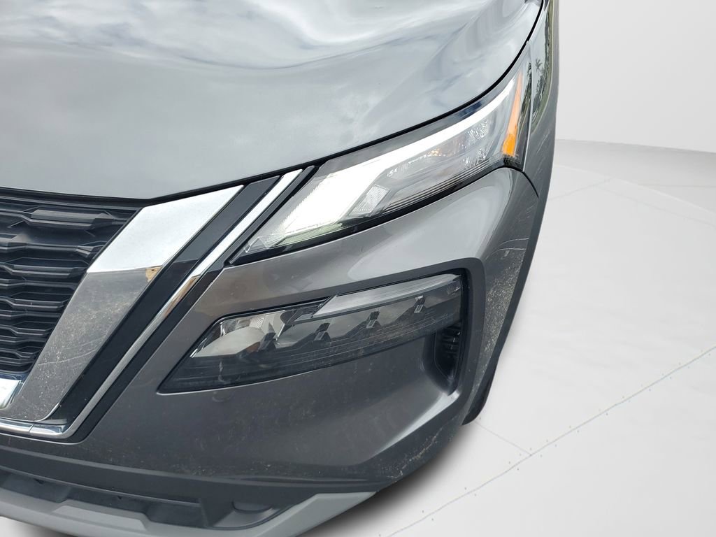 Used 2023 Nissan Rogue S image 9