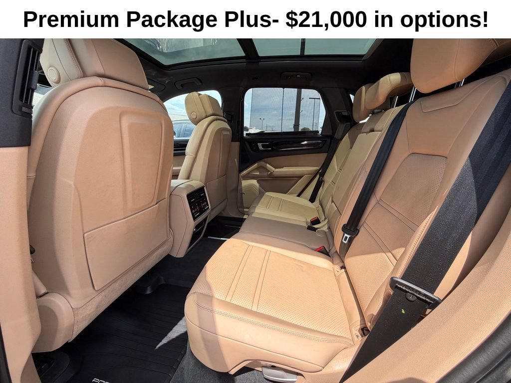 Used 2020 Porsche Cayenne E-Hybrid w/ Premium Plus Package AWD/4WD image 18