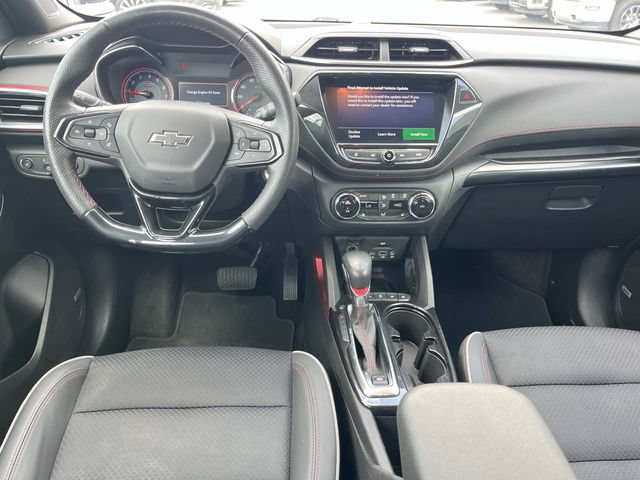 Used 2022 Chevrolet TrailBlazer RS w/ Technology Package FWD image 16