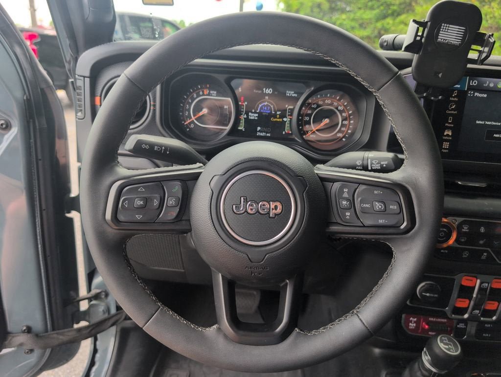 Used 2025 Jeep Gladiator Mojave w/ Convenience Group AWD/4WD image 27