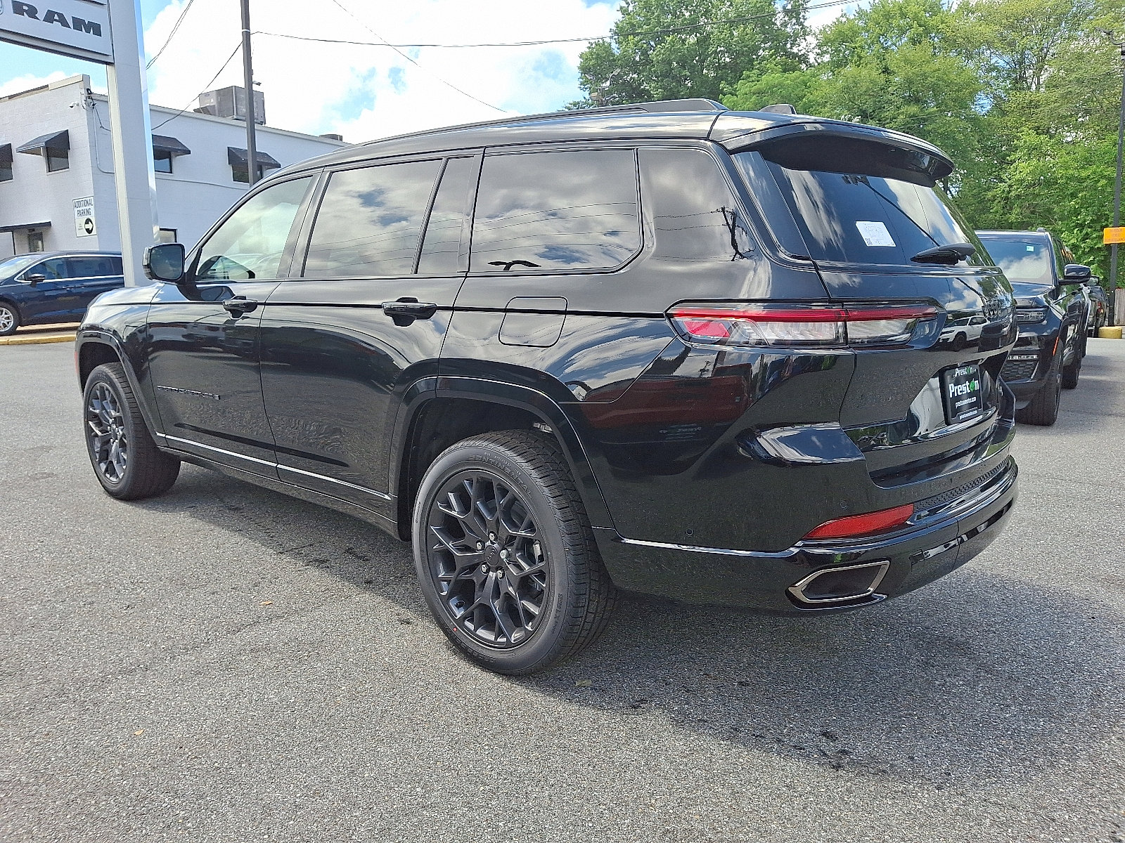 New 2025 Jeep Grand Cherokee L Summit image 5