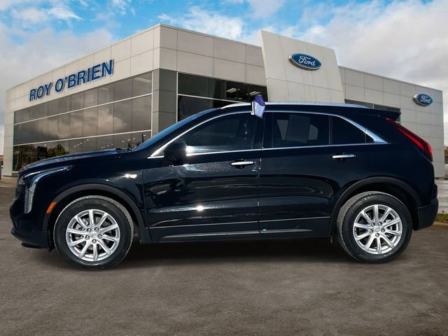 Used 2022 Cadillac XT4 Luxury w/ Cold Weather Package image 2