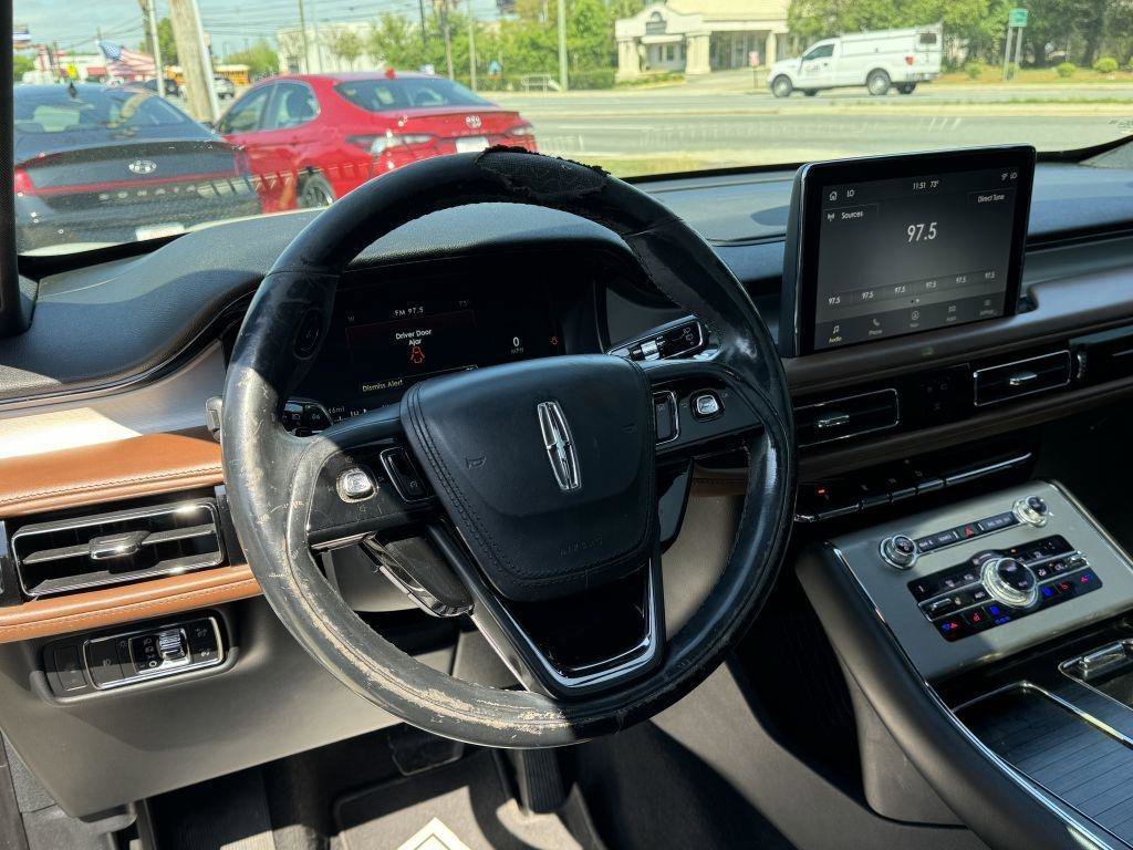 Used 2020 Lincoln Aviator Reserve w/ Elements Package Plus RWD image 17