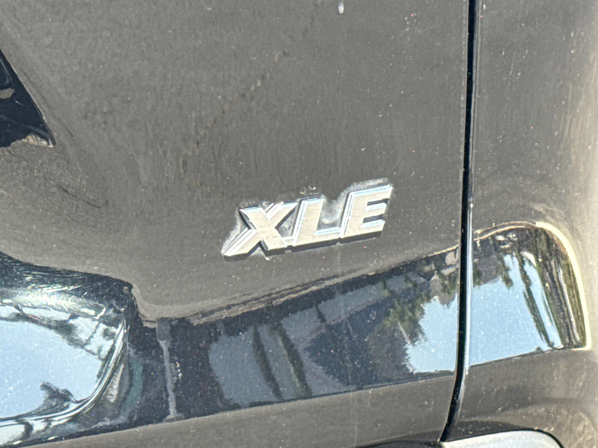 Used 2020 Toyota RAV4 XLE w/ All Weather Liner Package image 10