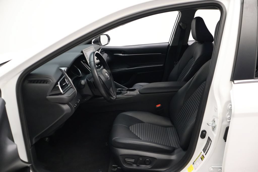 Used 2023 Toyota Camry SE FWD image 14