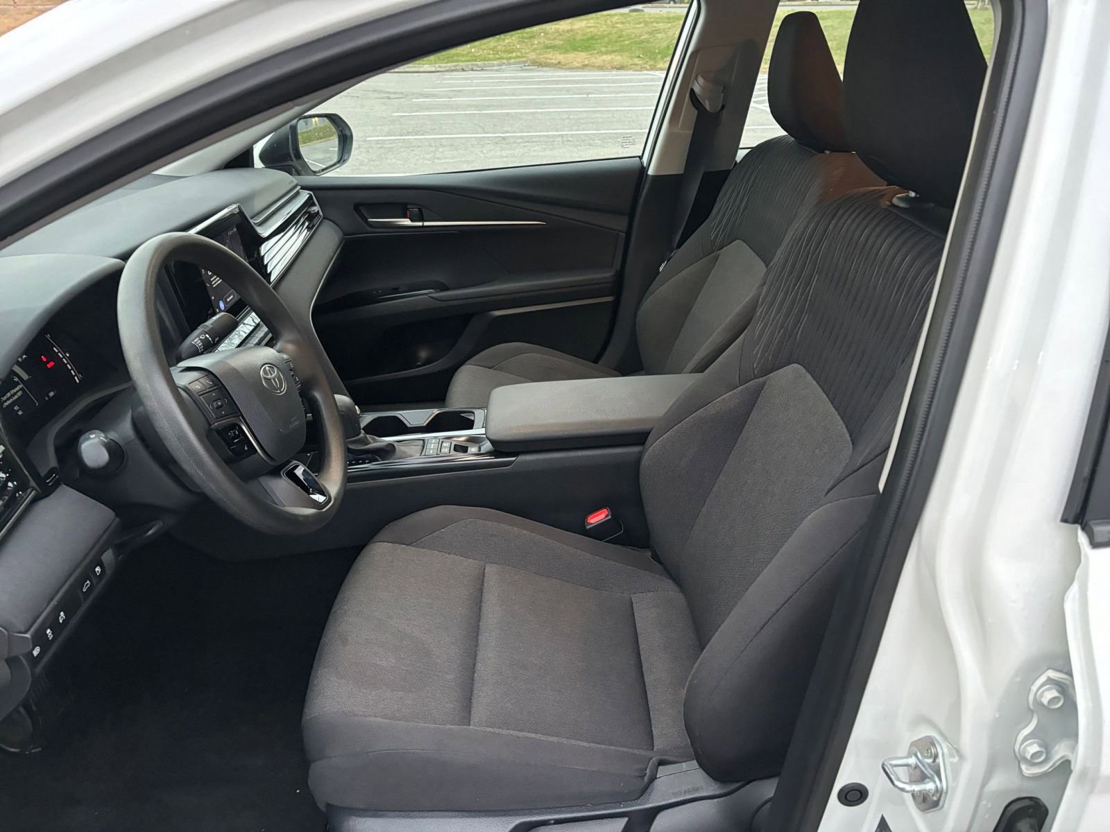 Used 2025 Toyota Camry LE image 25